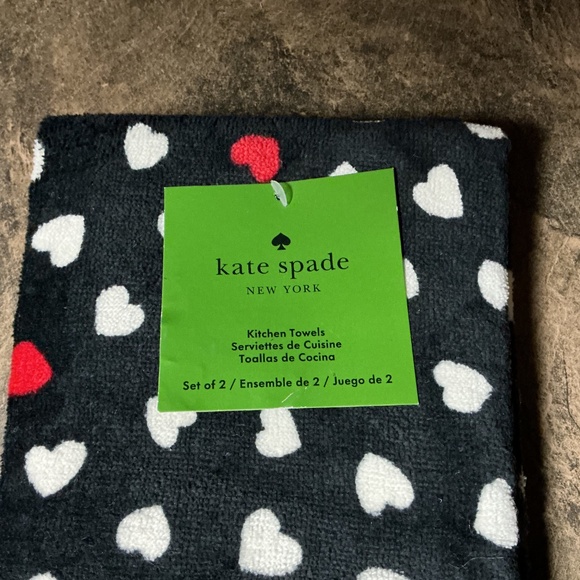 Set of Kate Spade Valentine Kitchen Towels - NWT - Picture 2 of 4